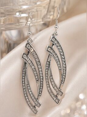 NEW | PAPARAZZI Twinkle for Two White Silver-tone Earrings
